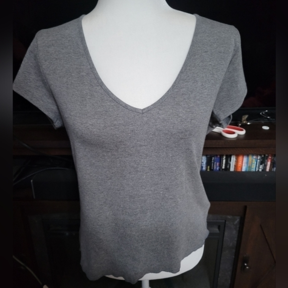 Wild Fable size XXL vneck tshirt Tee